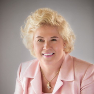 Erin Field — Connecticut attorney and founder of LawyerUp Marketing